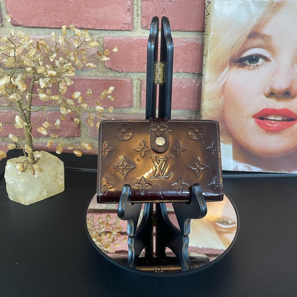 Louis Vuitton Handbags - 🔥Authentic 🔥Louis 🔥Vuitton 🔥Violette Monogram Vernis French Purse Wallet🔥